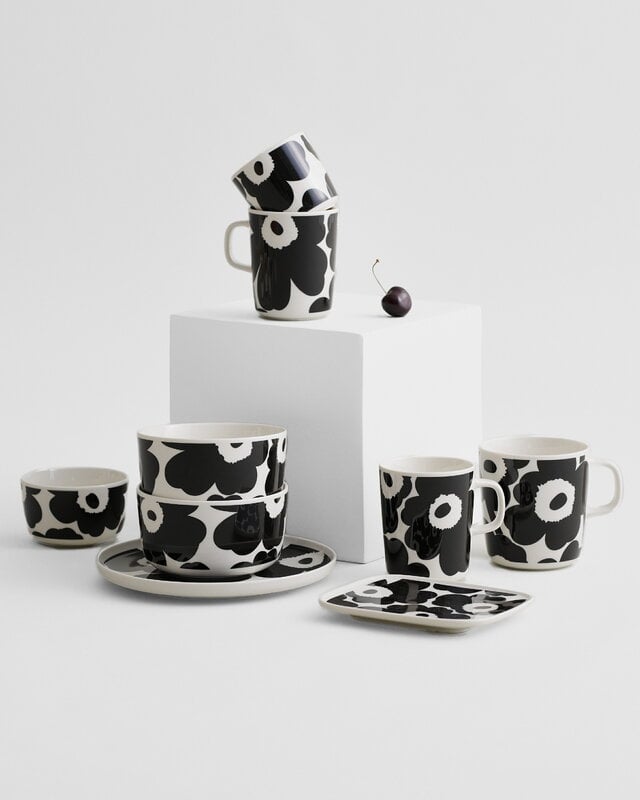 Marimekko Oiva - Unikko mug 4 dl, white - black | Finnish Design Shop