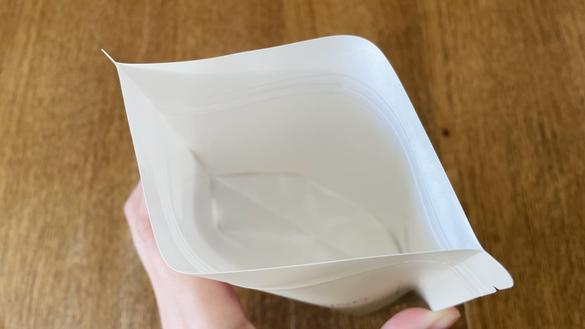 出先で鼻をかんだティッシュ、どうしよう…問題が解決！330円のコレで