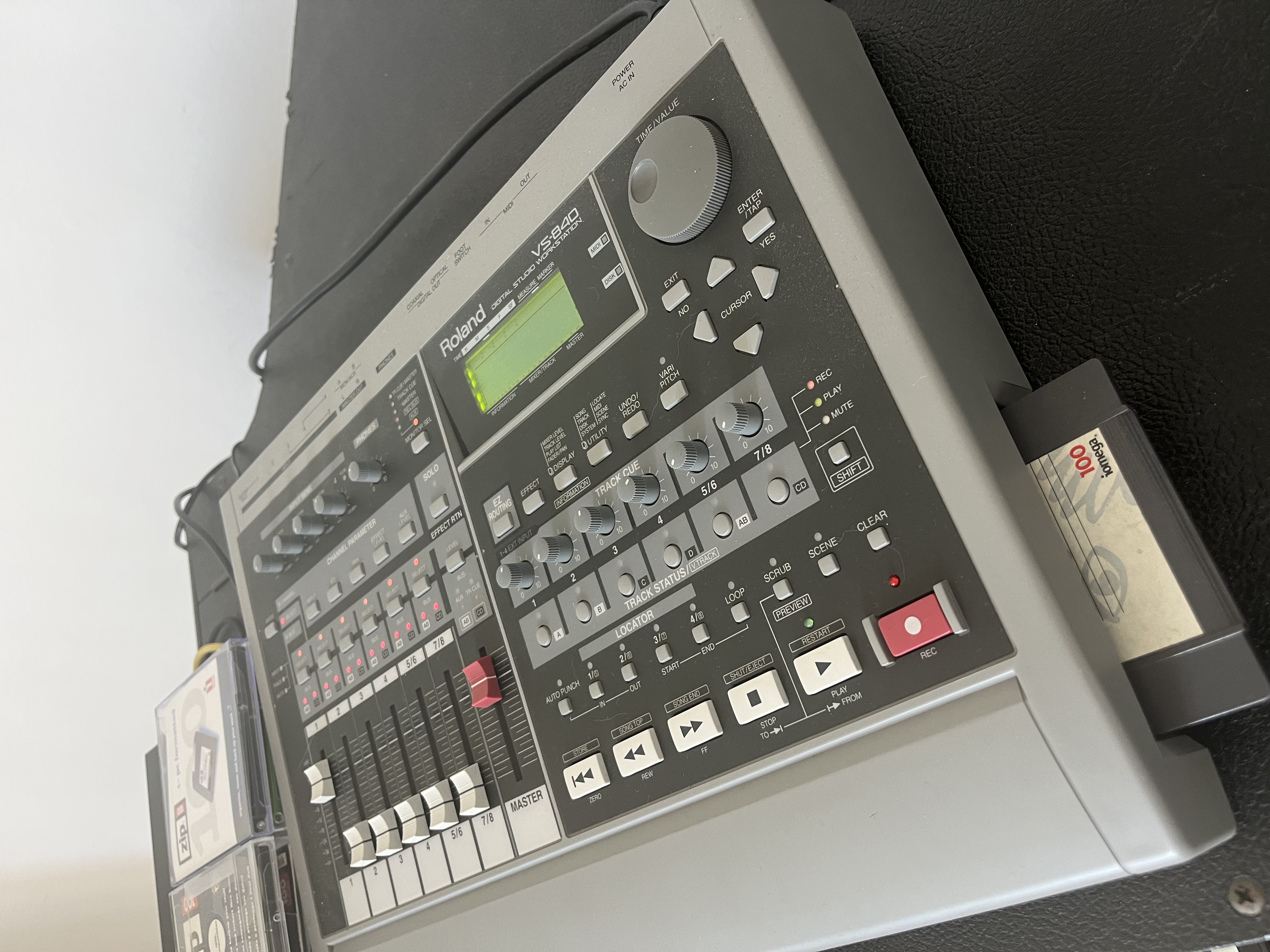 VS-840 - Roland VS-840 - Audiofanzine