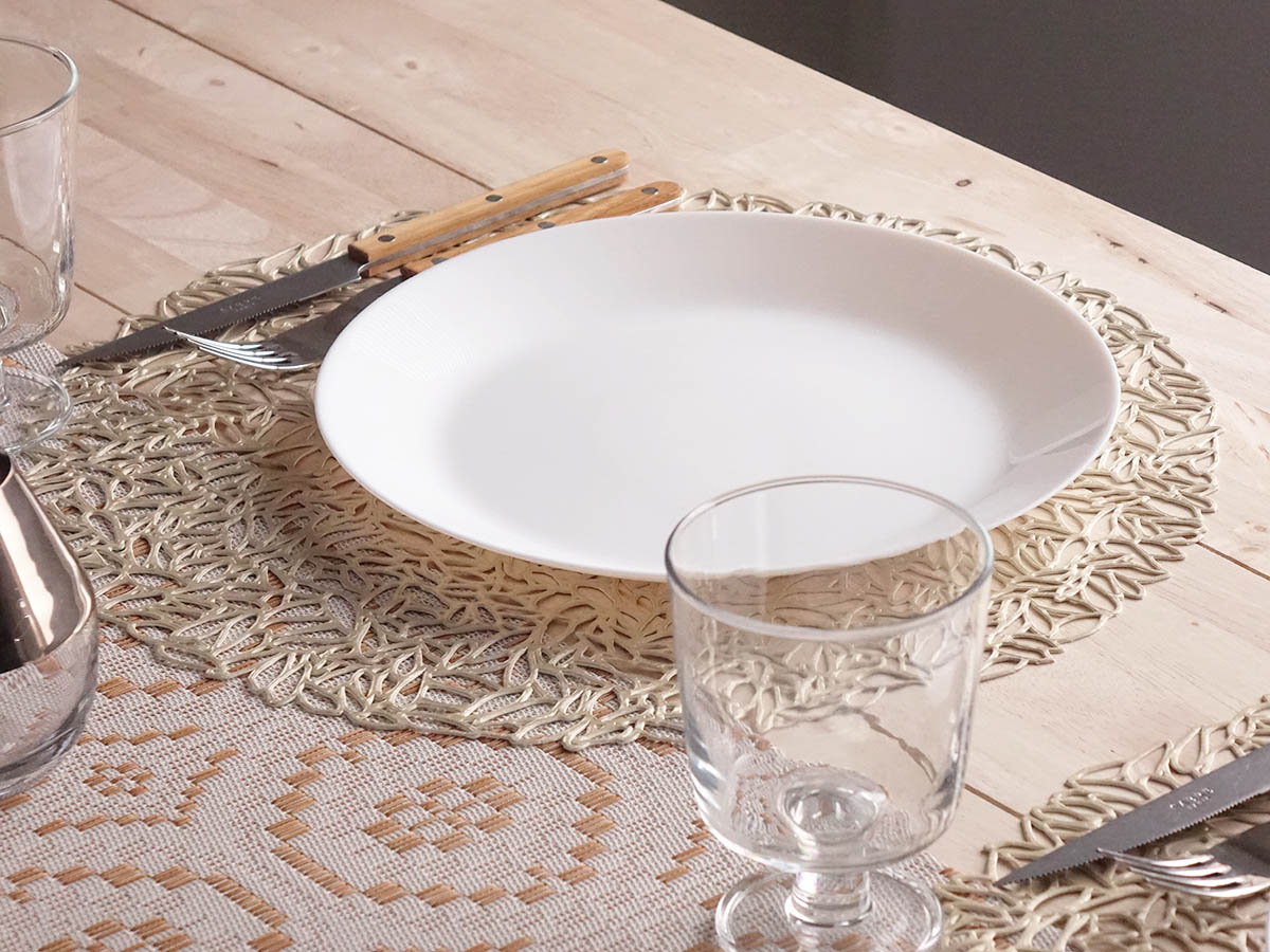 チルウィッチ 円形 ランチョンマット・ペタル｜シャンパンゴールドの