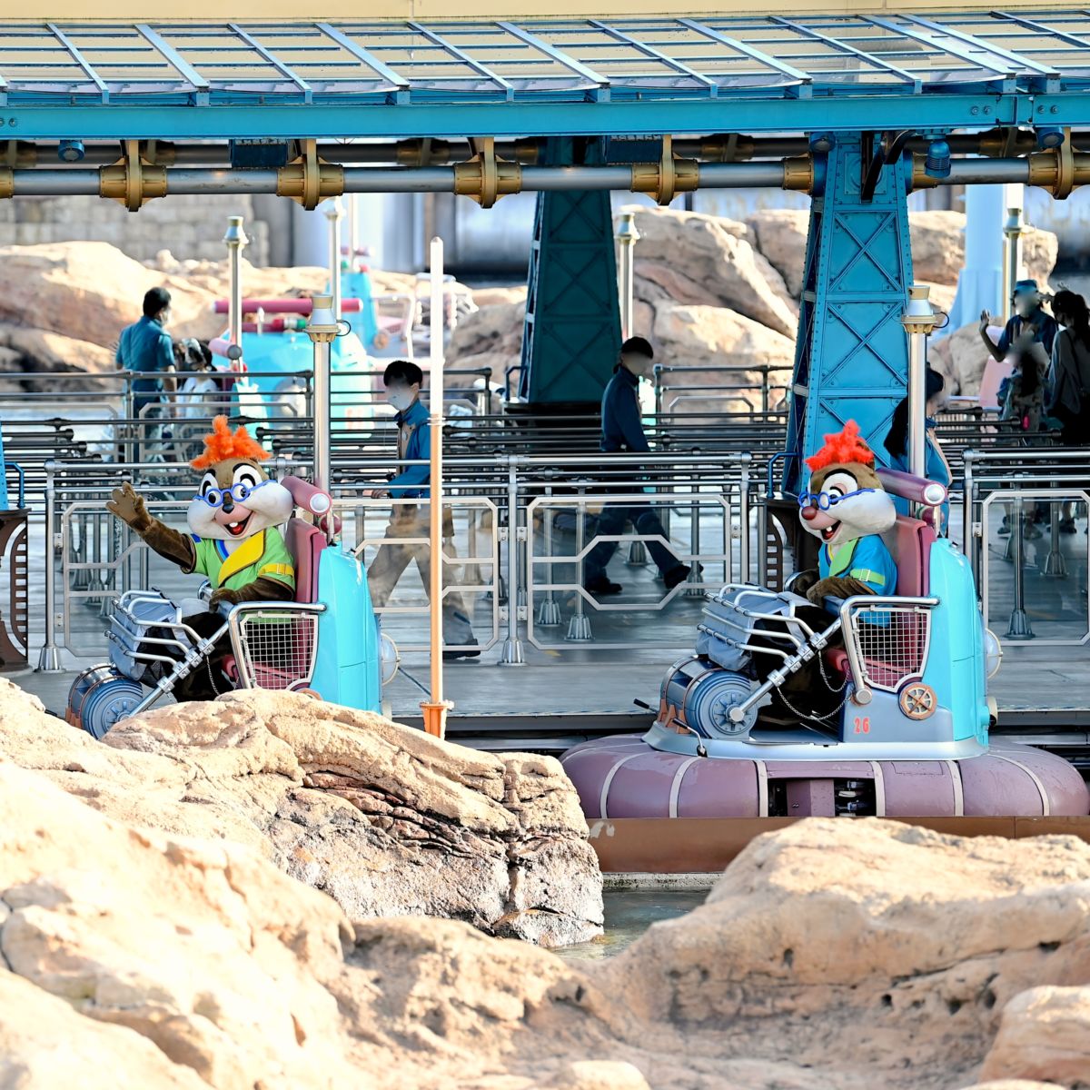 助手コスチュームのチップ&デール！東京ディズニーシー「アクアトピア