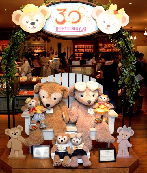 ディズニー30周年ダッフィーとシェリーメイのベンチ注文してきました☆ -