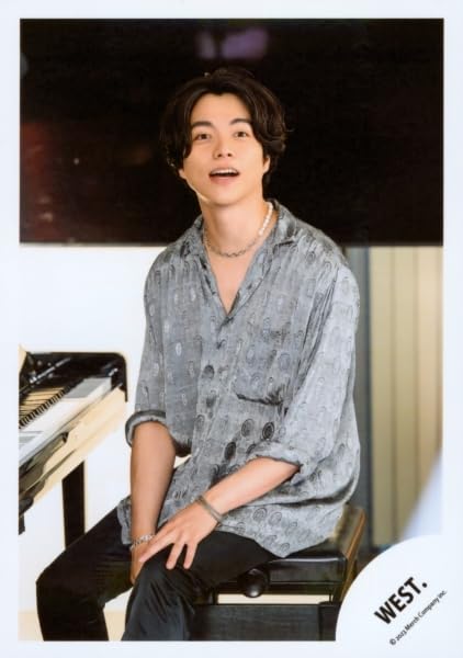 Amazon.co.jp: WEST. 公式生写真 （重岡大毅）WA01185 : おもちゃ