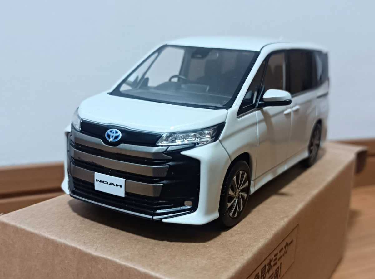Amazon | ミニカー 新型ノア NOAH 1/30 カラーサンプルミニカー