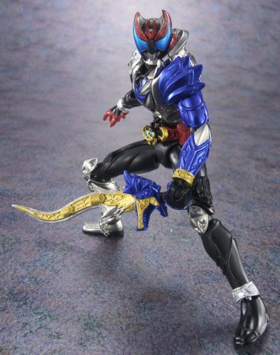 Amazon | TAMASHII NATIONS 装着変身 仮面ライダーキバ (ガルル