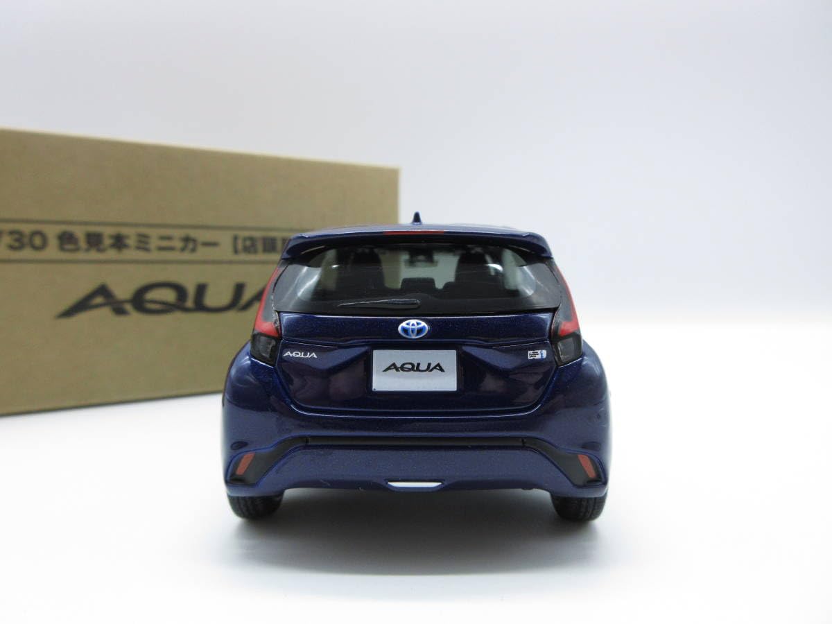 Amazon | 1/30 ミニカー 新型アクア AQUA カラーサンプル ミニカー