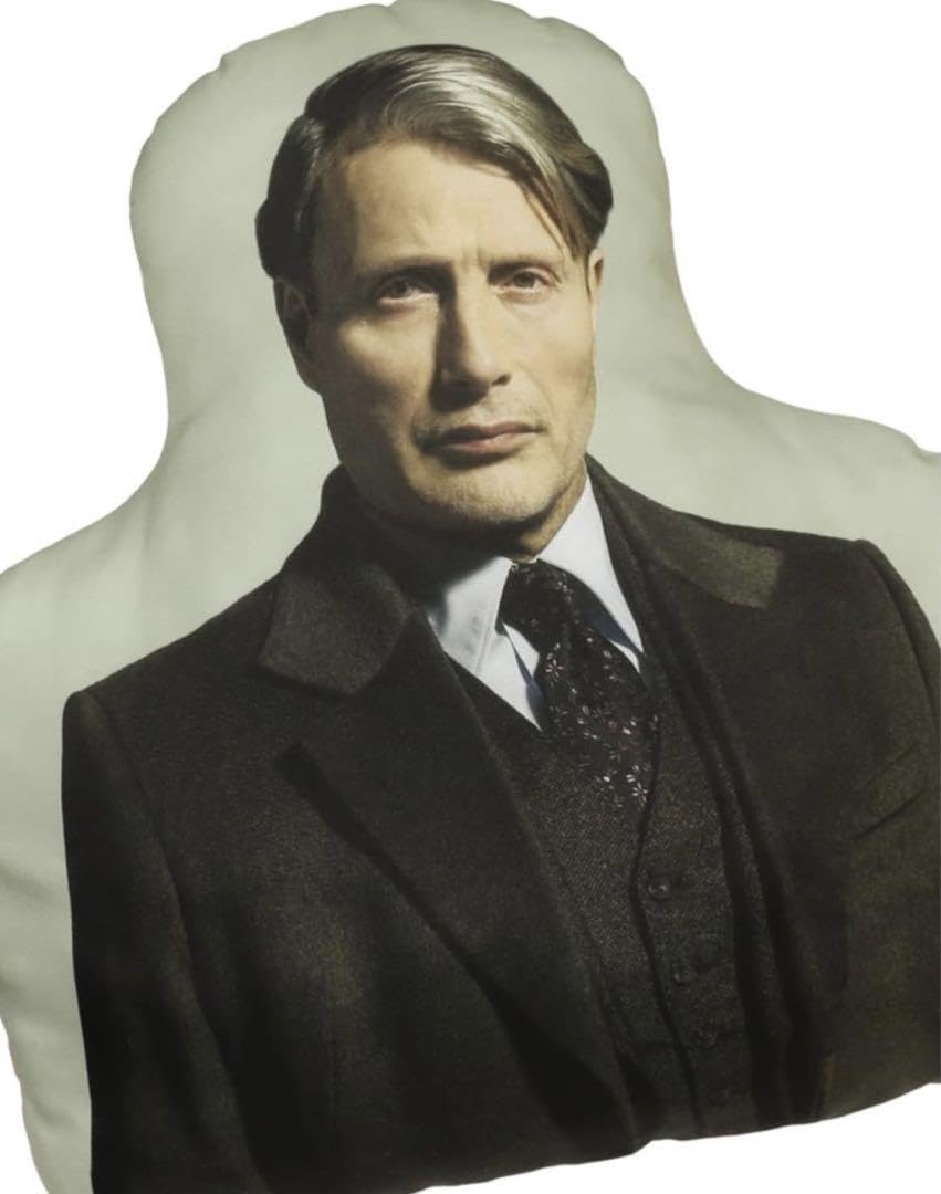 Amazon.co.jp: マッツ・ミケルセン グリンデルバルド クッション