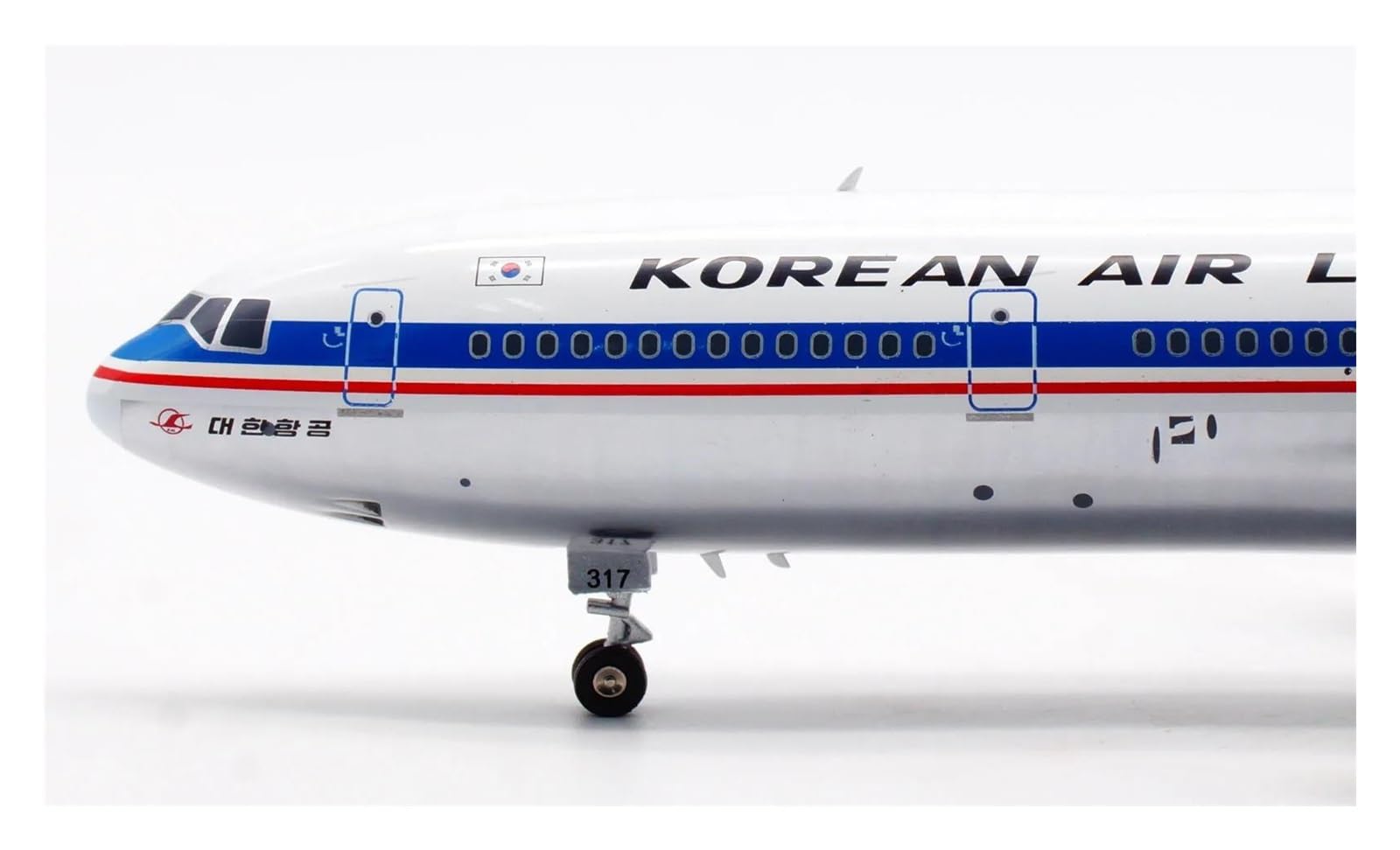 Amazon.co.jp: 航空機 1:200 スケール B-DC10-KAL-0122P 飛行機 B