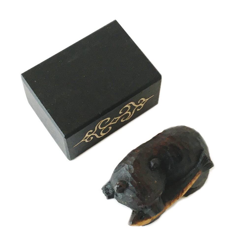 Amazon.co.jp: 鮭をくわえた 木彫り熊の置物 Sサイズ（約4センチ