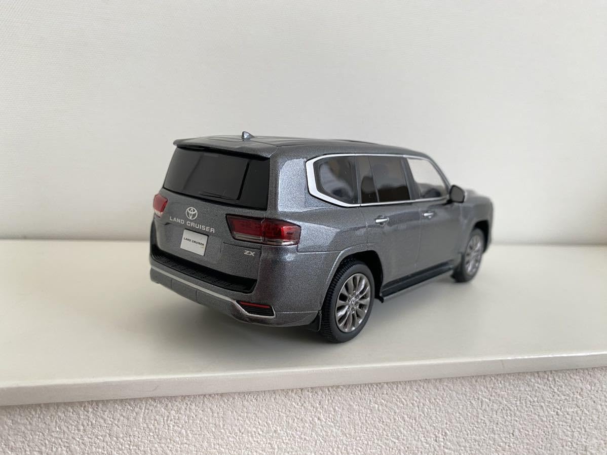 Amazon | ランドクルーザー 300 ZX ミニカー 1/30 カラーサンプル 1G3