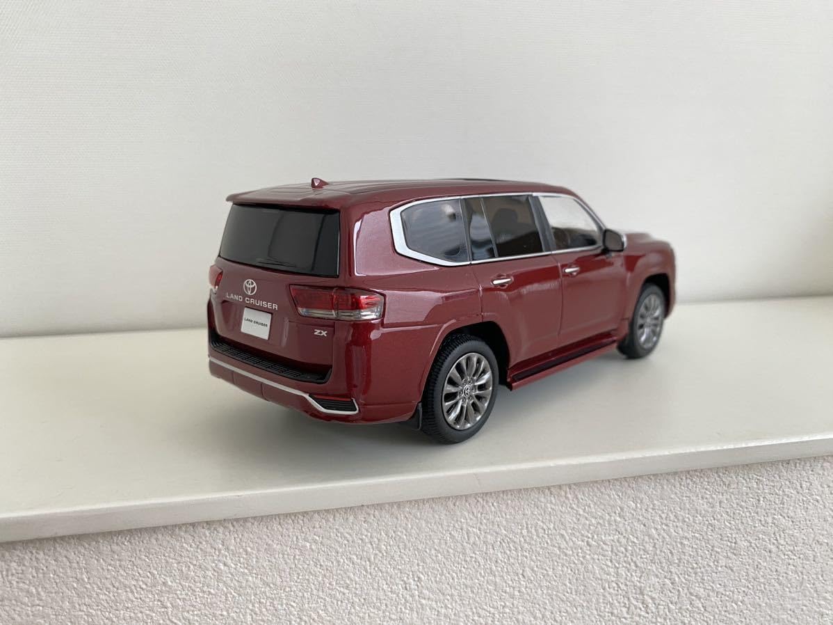 Amazon.co.jp: ランドクルーザー 300 ZX ミニカー 1/30 カラーサンプル