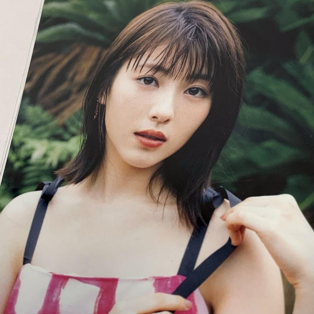 Amazon.co.jp: 浜辺美波 限定ポストカード 写真集 : 文房具・オフィス用品