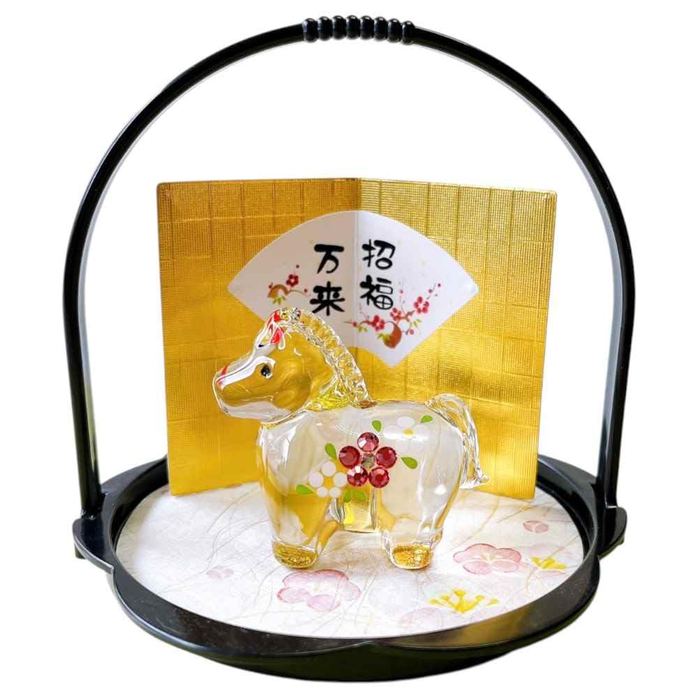 Amazon.co.jp: 干支 午 ガラス 置物 馬 うま 2026年/ 午 ﾗｲﾝｽﾄｰﾝ付硝子