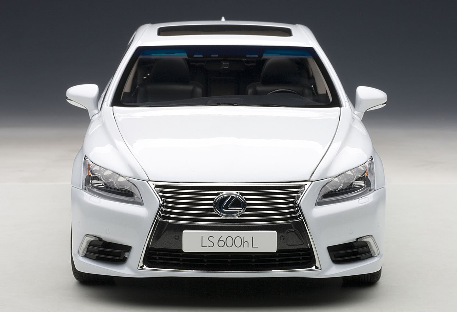 Amazon | AUTOart 1/18 レクサス LS600hL (ホワイトパール・ブラック