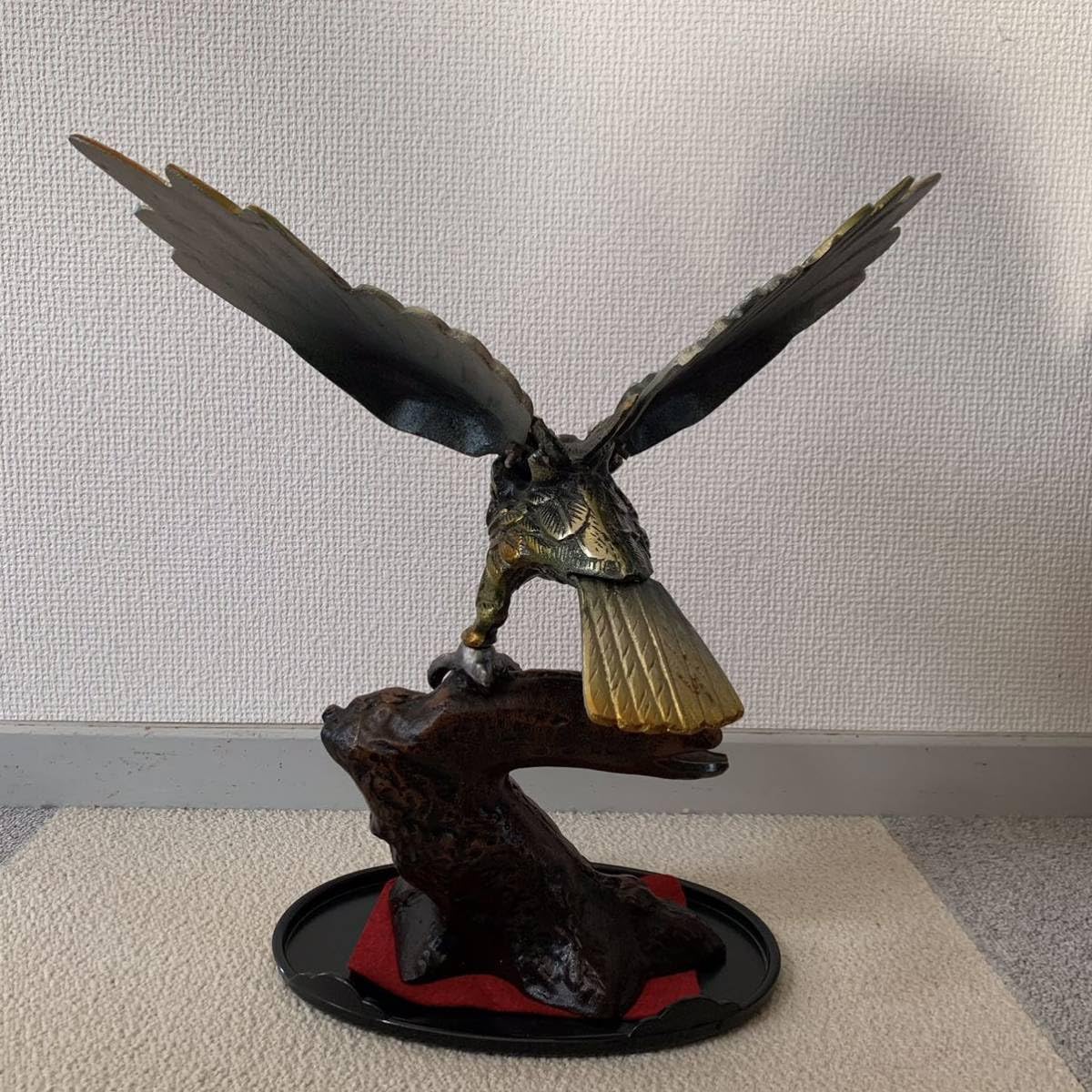 Amazon.co.jp: 銅製 タカ 鷹 置物 飾り物 重さ3.7kg ブロンズ像