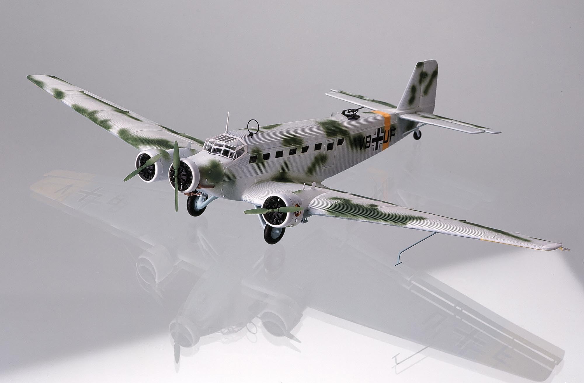 Amazon | エレール 1/72 ドイツ空軍 ユンカース Ju52/3m プラモデル