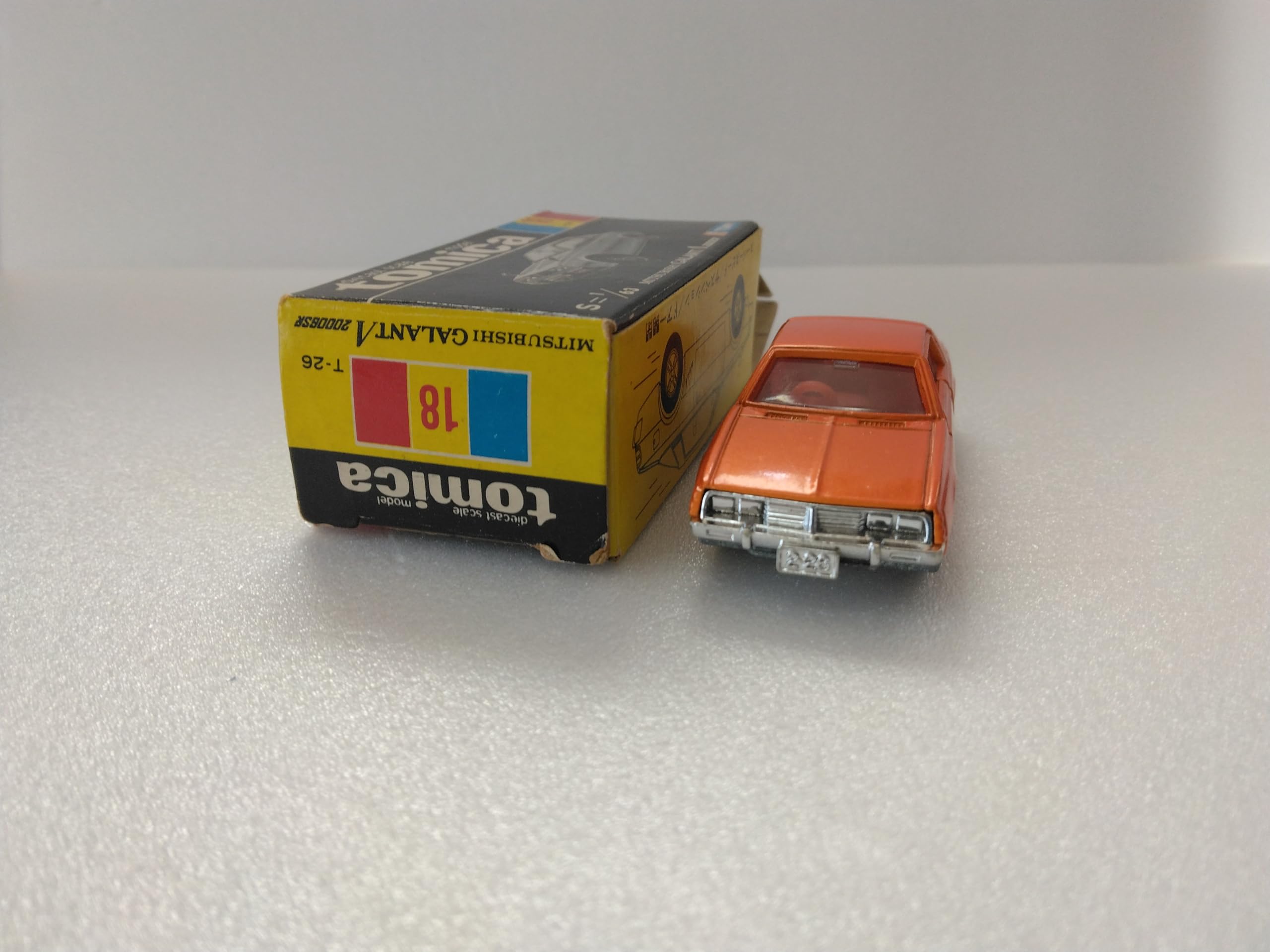 Amazon.co.jp: トミカ 黒箱 №18 1/63 三菱 ギャラン ラムダ 2000GSR