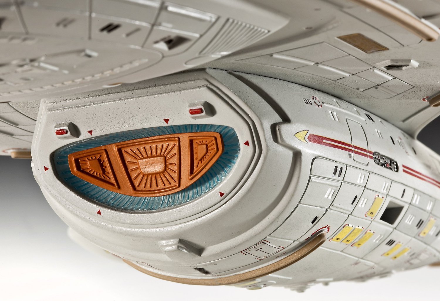 Amazon.co.jp: ドイツレベル スタートレック 1/670 NCC-74656 U.S.S