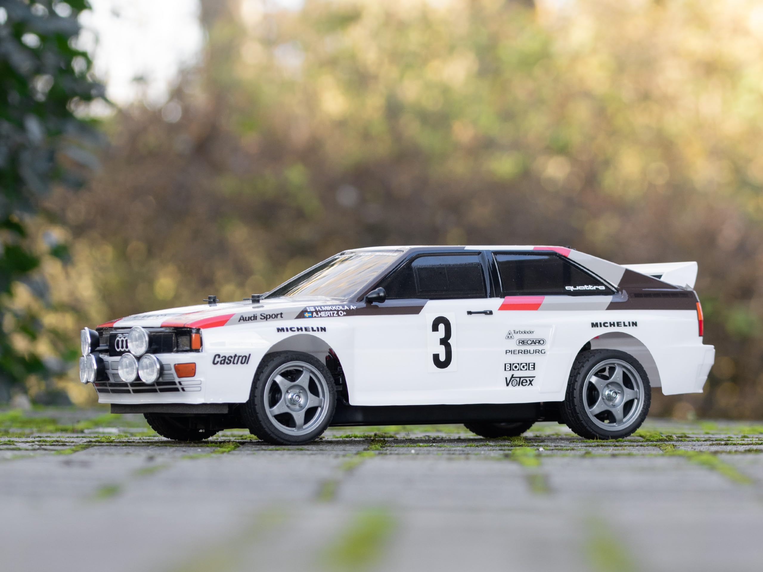 Amazon.co.jp: タミヤ 1/10電動RCカーシリーズ No.667 アウディ