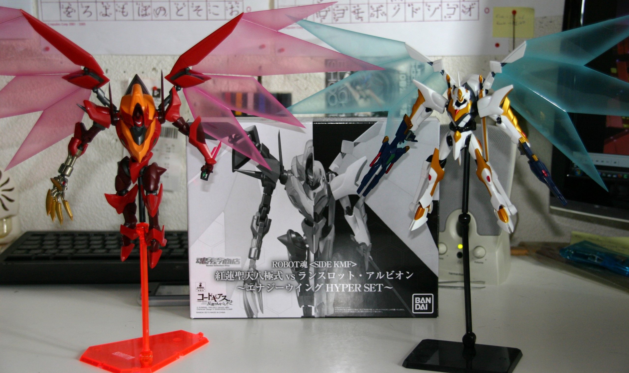 Amazon.co.jp: ROBOT魂 -ロボット魂-〈SIDE KMF〉 紅蓮聖天八極式 vs