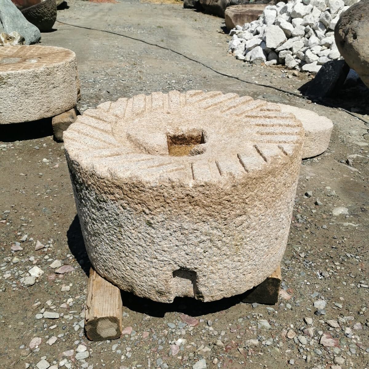 秋田産珪化木349キロ木化石庭石石鑑賞石置物オブジェ