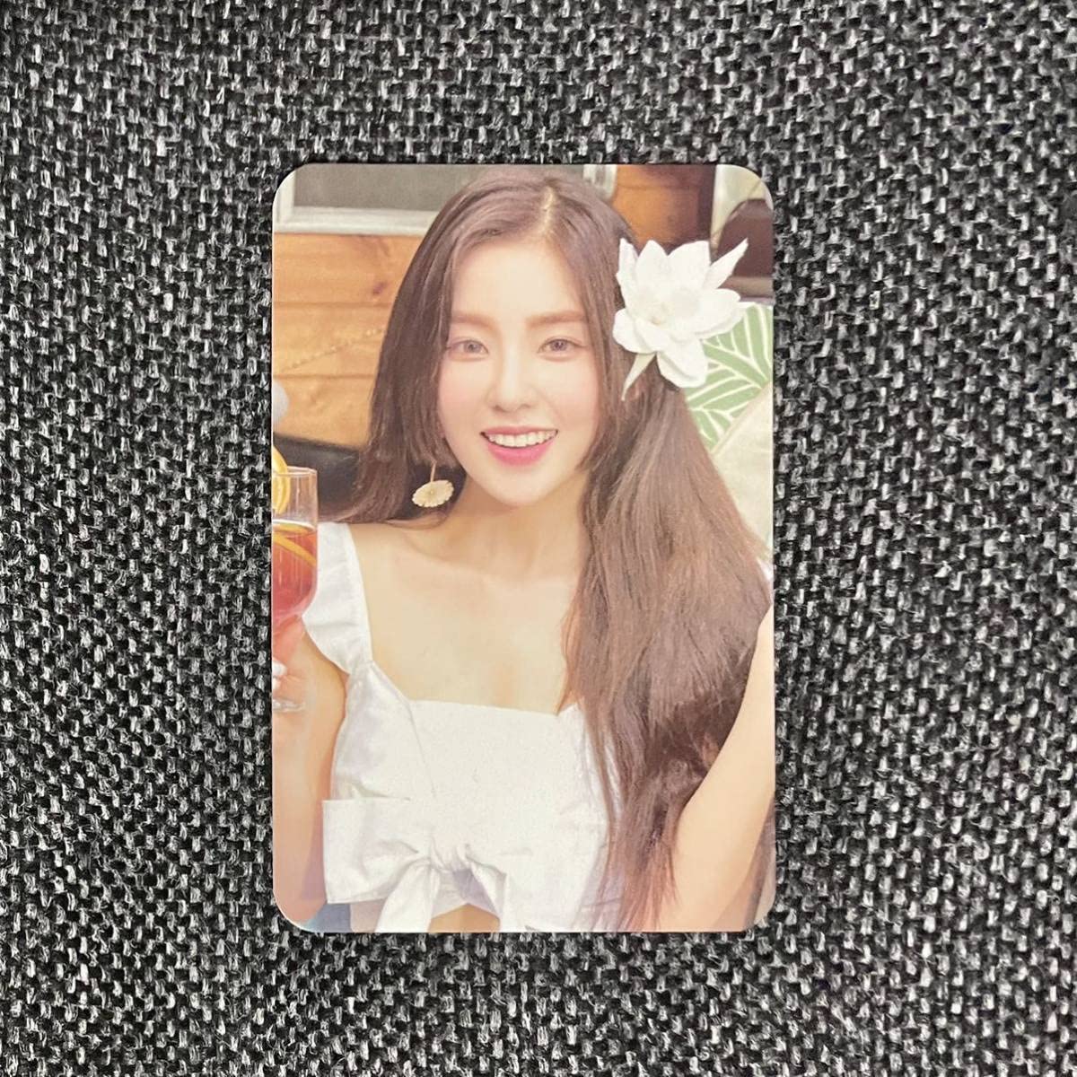Amazon.co.jp: Red Velvet Irene Pantone Passport Red Velvet Trading