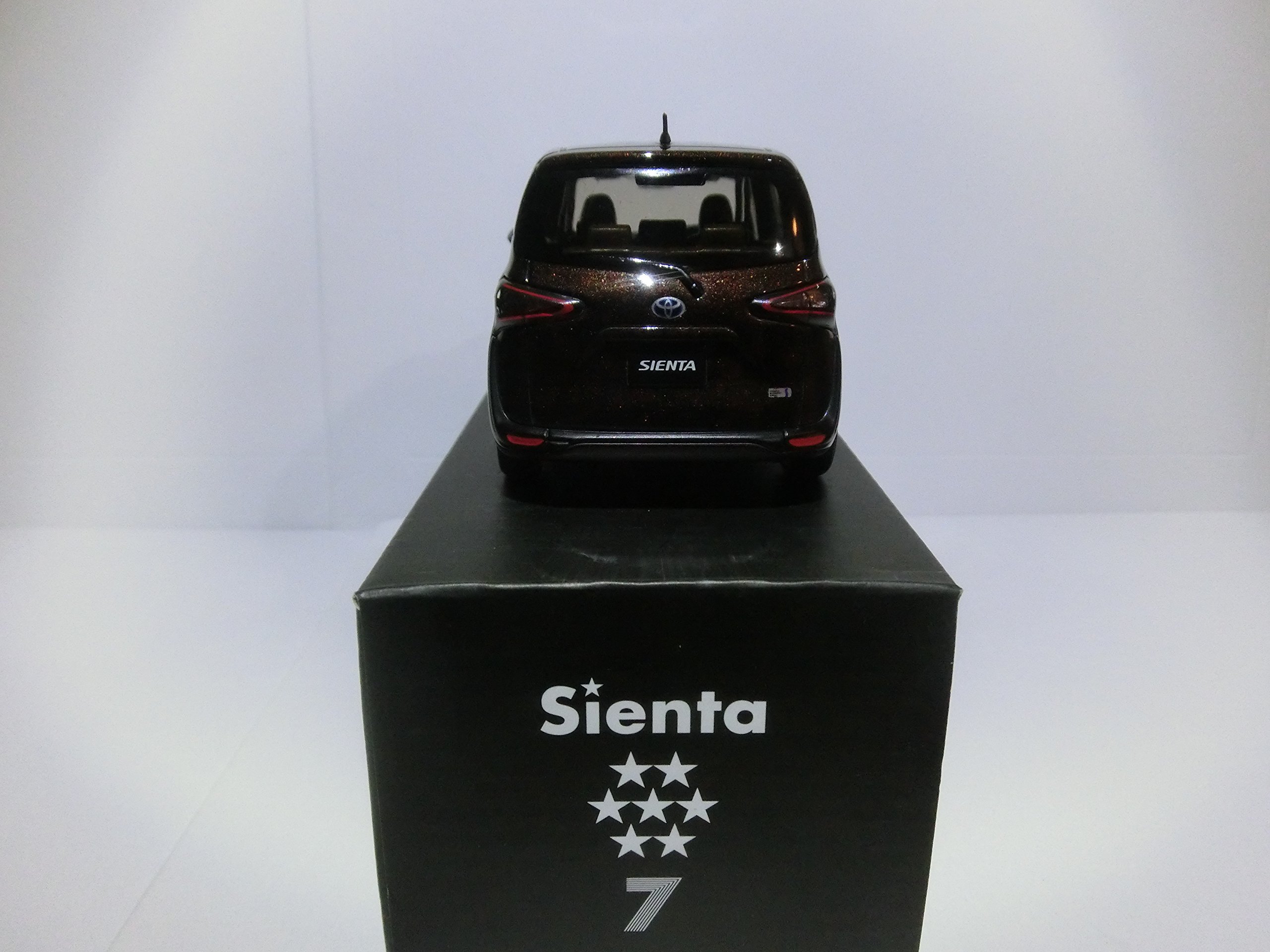 Amazon | トヨタ 1/30 オフィシャルミニカー シエンタ カラーサンプル