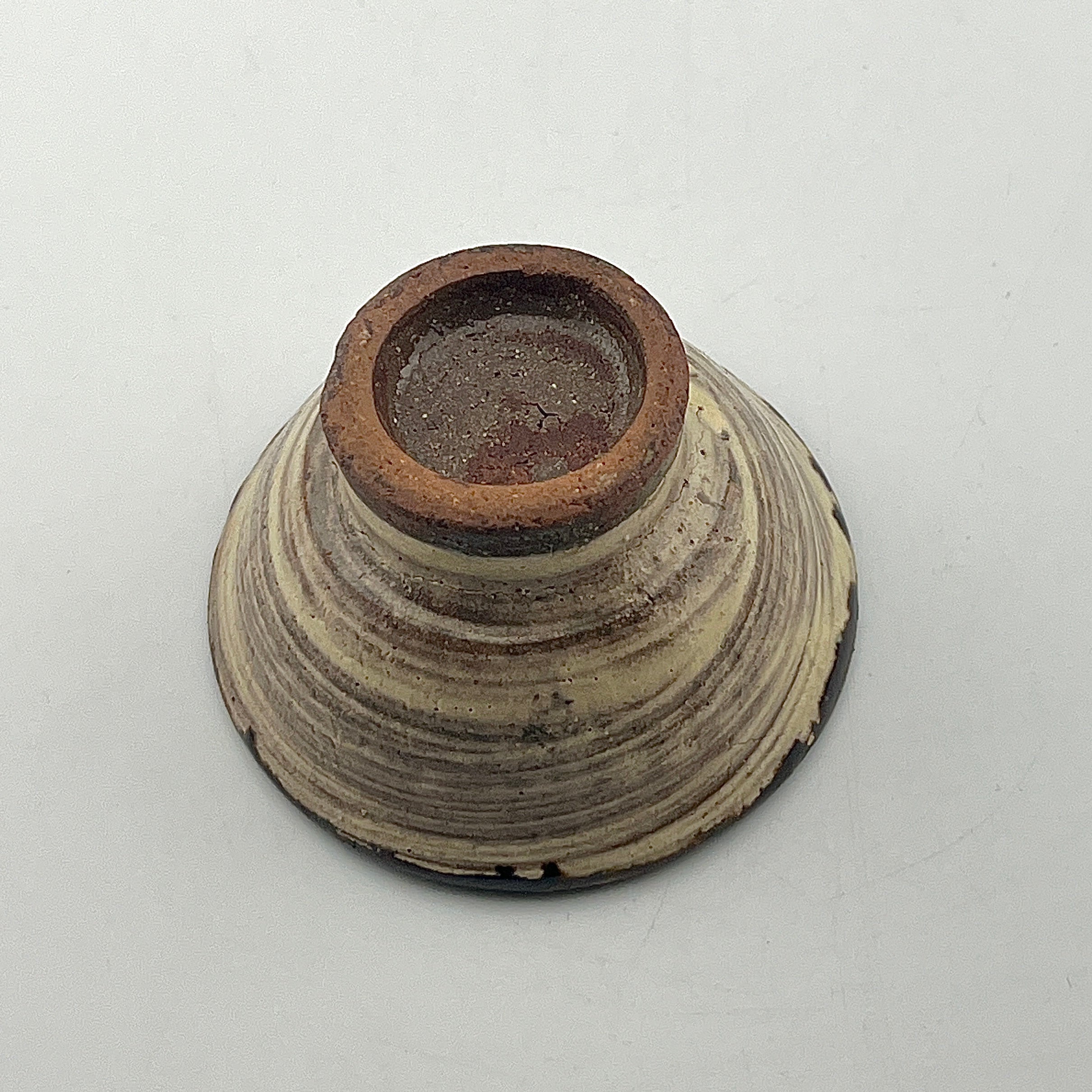 壺屋焼 人間国宝 金城次郎作 魚文ぐい呑 – 生活民芸 なかむた