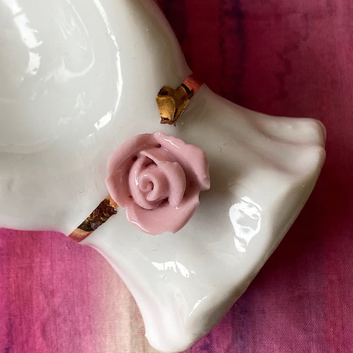 070 小さなピンクのバラ 可憐なポーセリン ハンドトレイ02