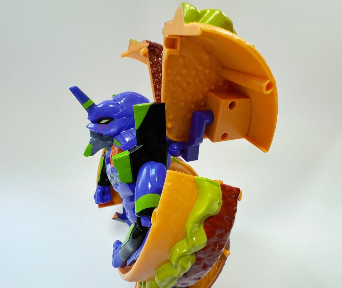 マックのポテトがロンギヌスの槍に!?」超レア！エヴァ×マクドナルド初