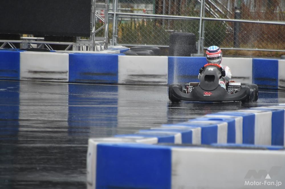 元F1ドライバーにしてインディ500ウィナー佐藤琢磨とカートバトル