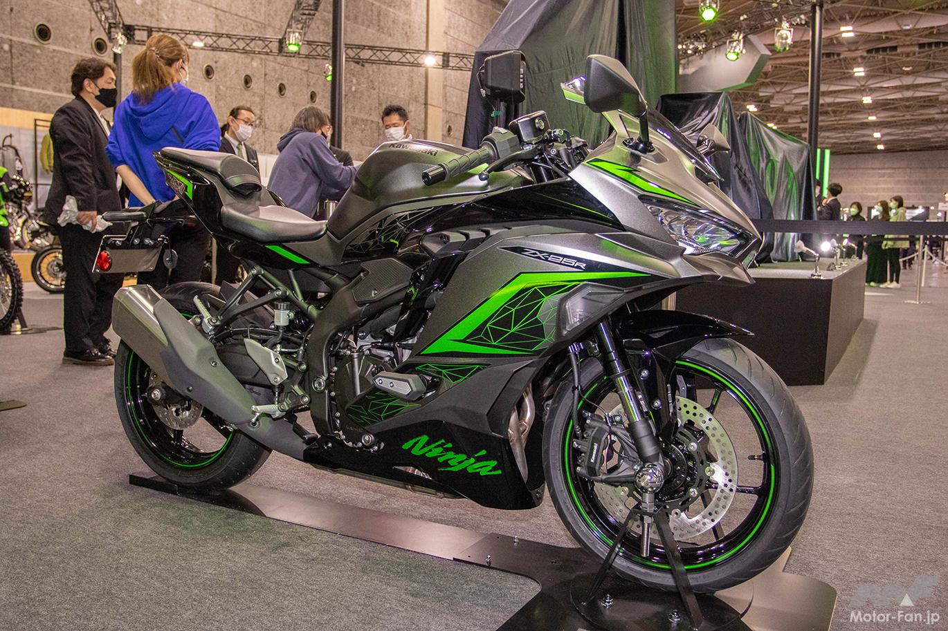 ついに公開！ 待望の4気筒400cc、カワサキNinja ZX-4R。その注目すべき