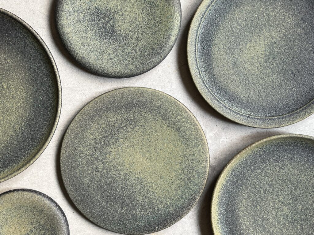 news | 器やコップ｜mushimeganebooks.