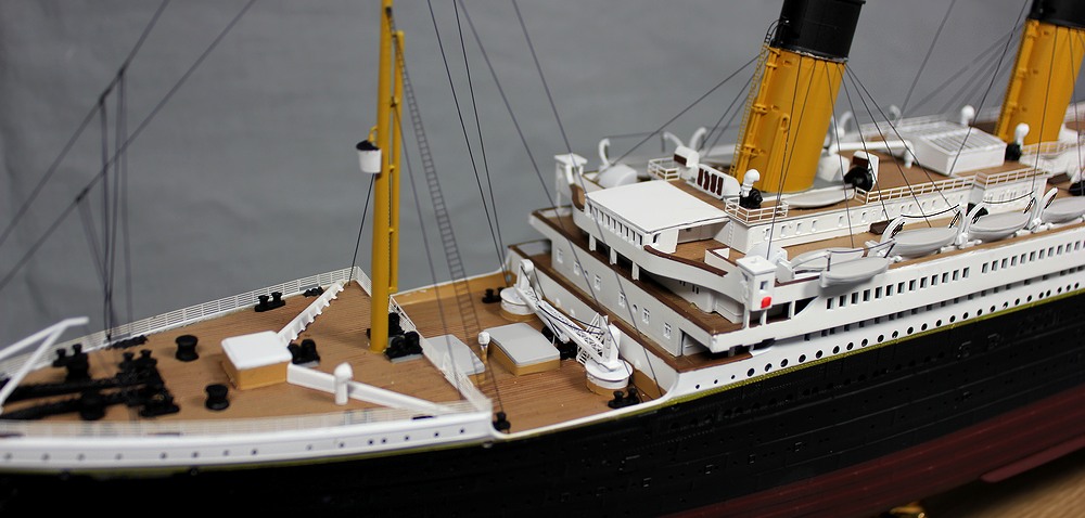 1/350 客船 R.M.S.タイタニック ディティールアップ 電飾組込完成品