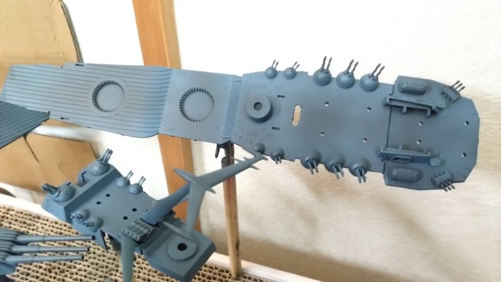 1/500宇宙戦艦ヤマトの船体塗装作業と、電飾作業