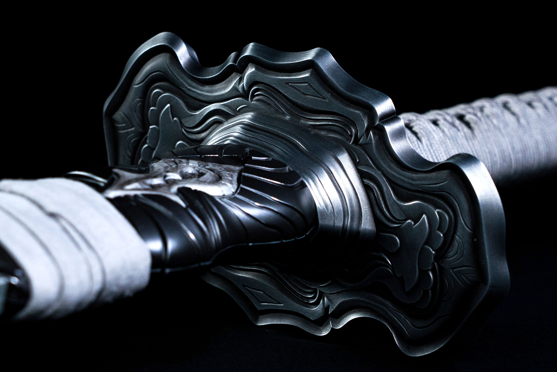 ニーア オートマタ』2Bの剣「白の契約」を“全長約139センチ”で再現した