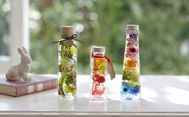 ハーバリウム エレガント系 【白薔薇の夏ボトル】