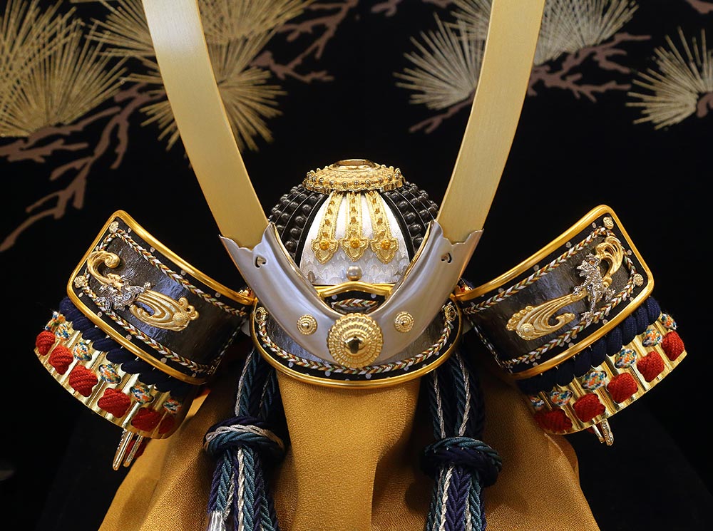 五月人形】(平安道齊) 10号 鳥獣戯画兜（紺糸縅）平飾り：節句人形