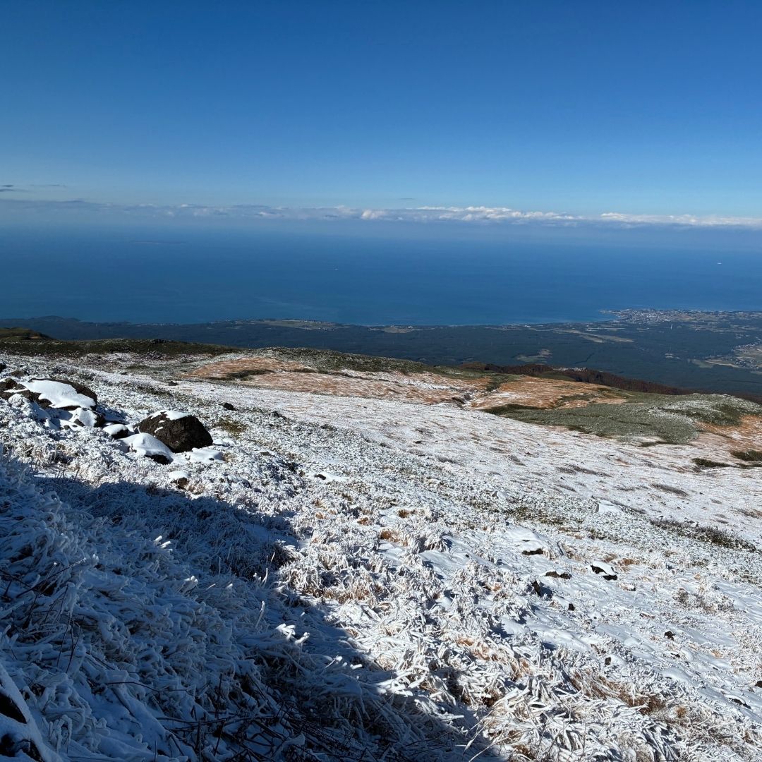 鳥海山 初冠雪の翌日❄️ | にかほ市観光協会