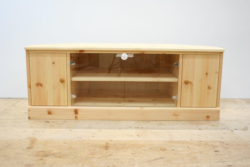 パイン家具実例-コーナーテレビ台・その2/枠無しガラス扉付き