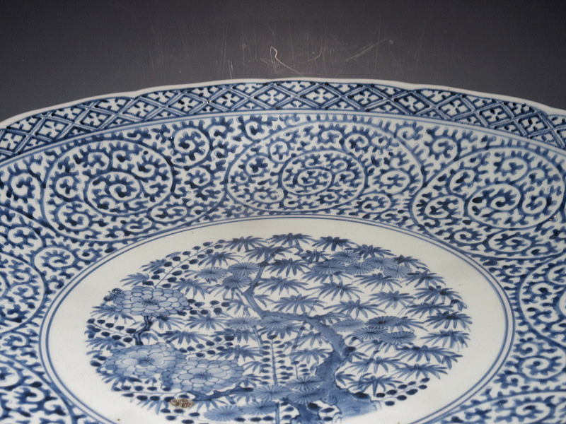 古伊万里 染付 両面 蛸唐草文 大皿【享保】 ｜ 古陶磁 大林師友堂
