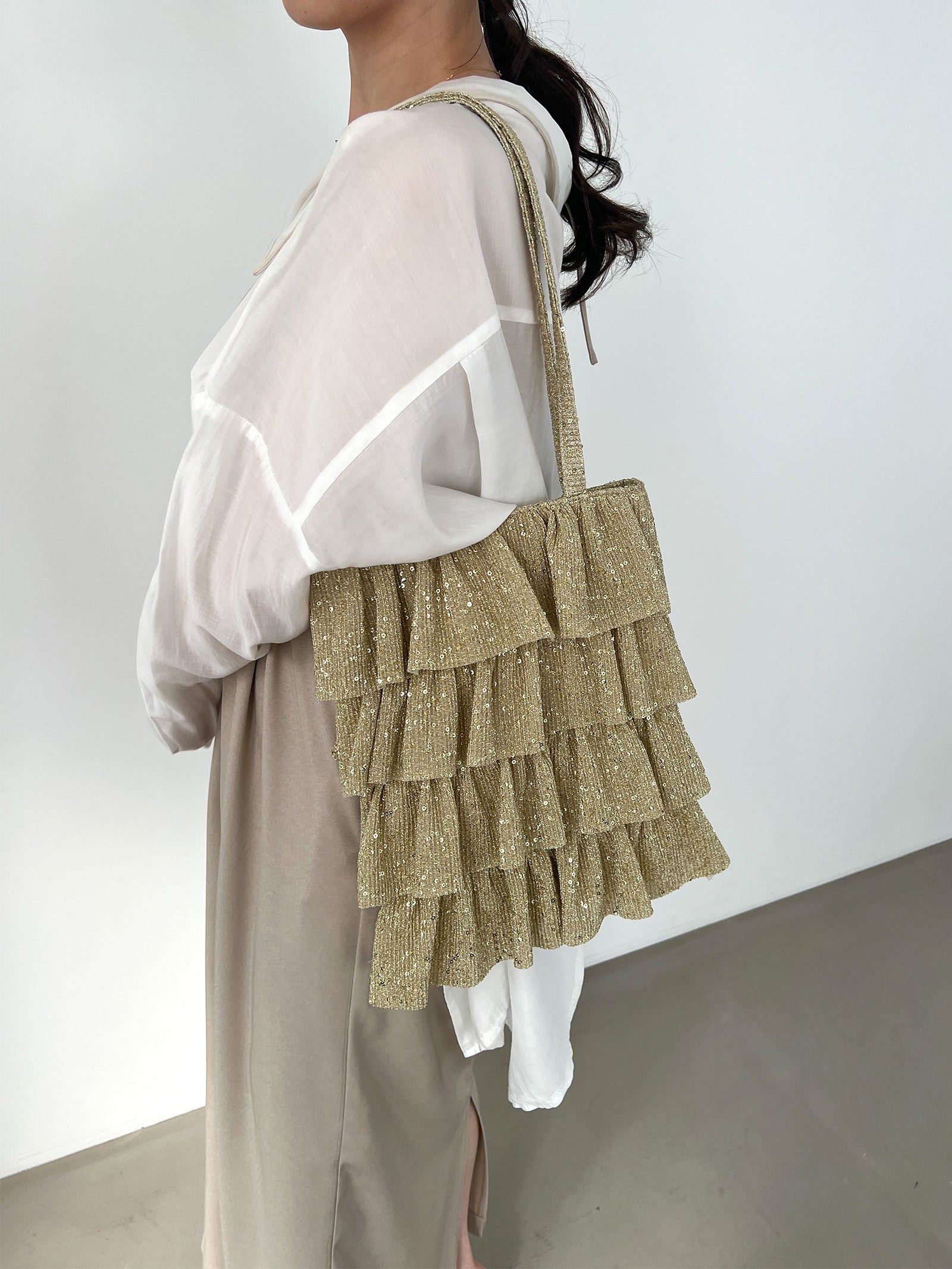 Casselini】キラキラプリーツフリルトート