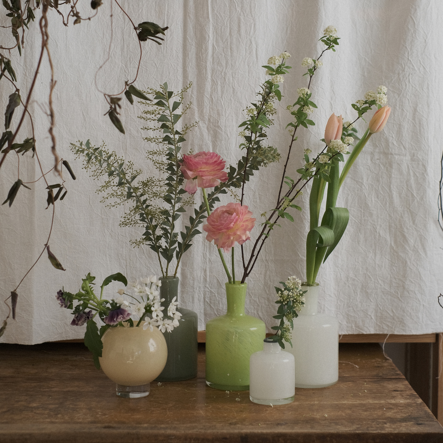 グリーンのおしゃれなガラス花瓶 かわいい 通販 一輪挿し ミルキー