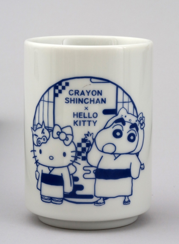 ハローキティ』×『クレヨンしんちゃん』コラボアイテム発売！ パジャマ