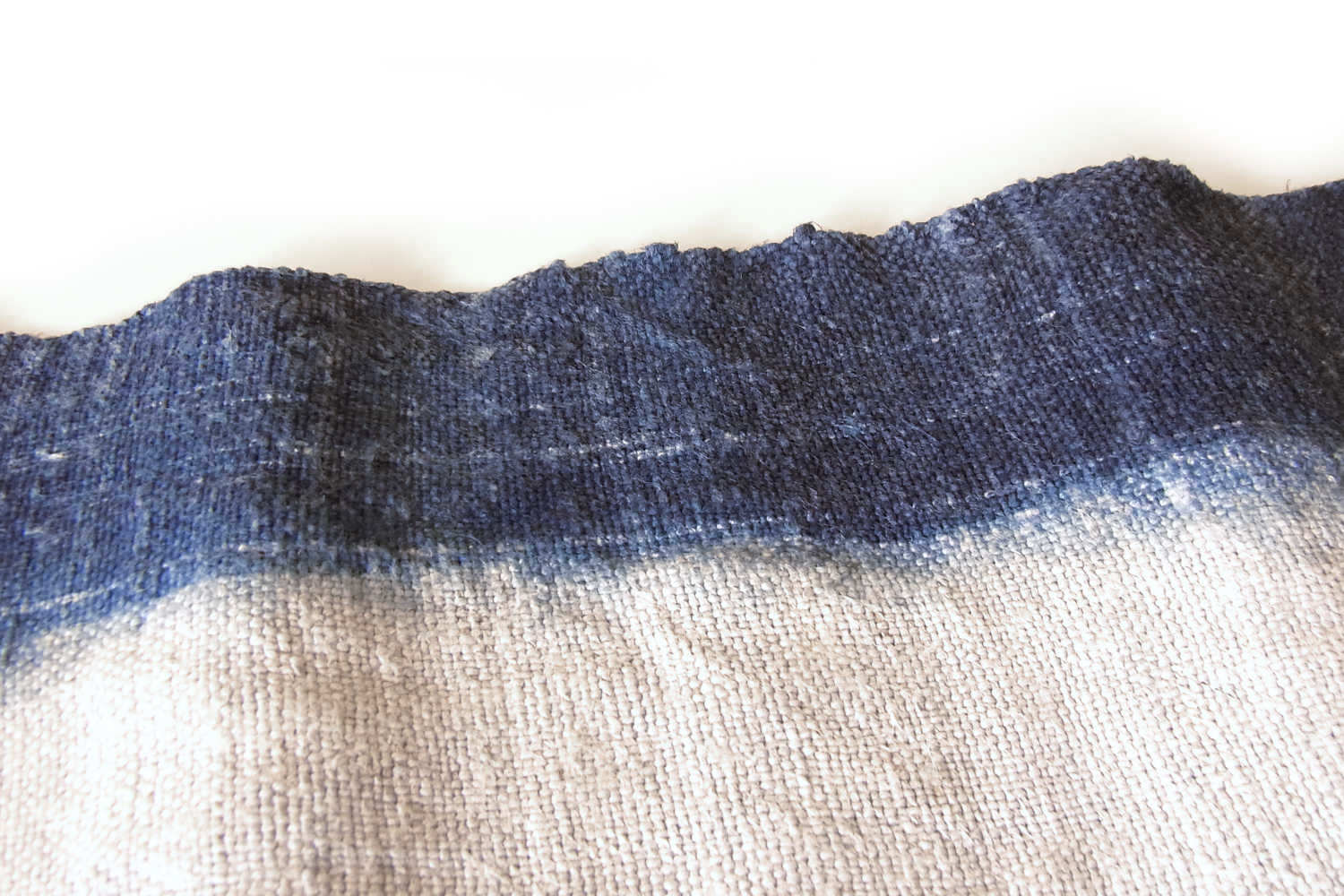 モン族藍染めろうけつ麻布No.T-HM-231|中国に暮らすモン族（ミャオ族