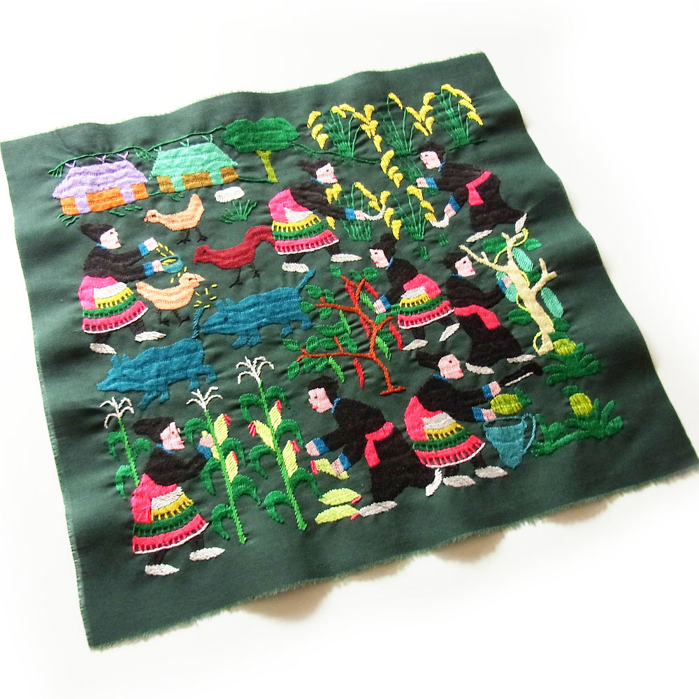 PANDAN TREE】モン族の織物|山岳民族モン族の民族衣装に使用される刺繍