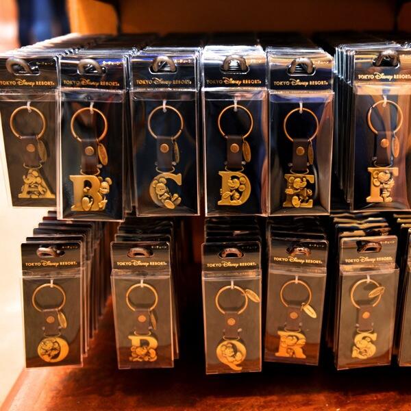 文字ごとに違うポーズ☆ディズニーミッキーのアルファベットキー