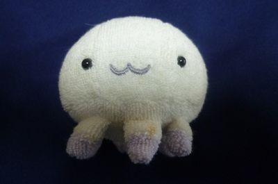 探してます】 写真のくらげのぬいぐるみを探しています 昔祖母が買って