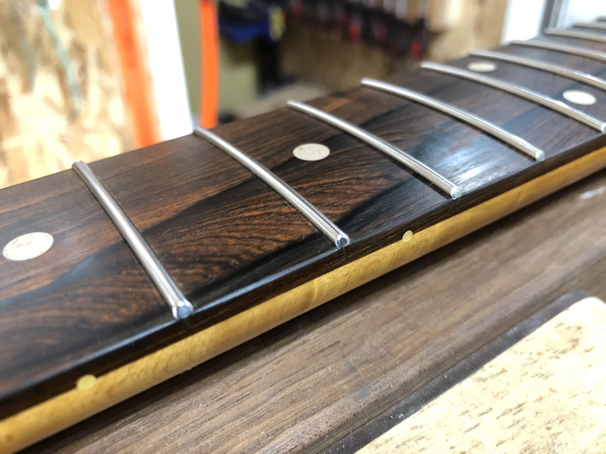 反響が大きかったのはこのブラジリアンローズウッド指板。これまで多く