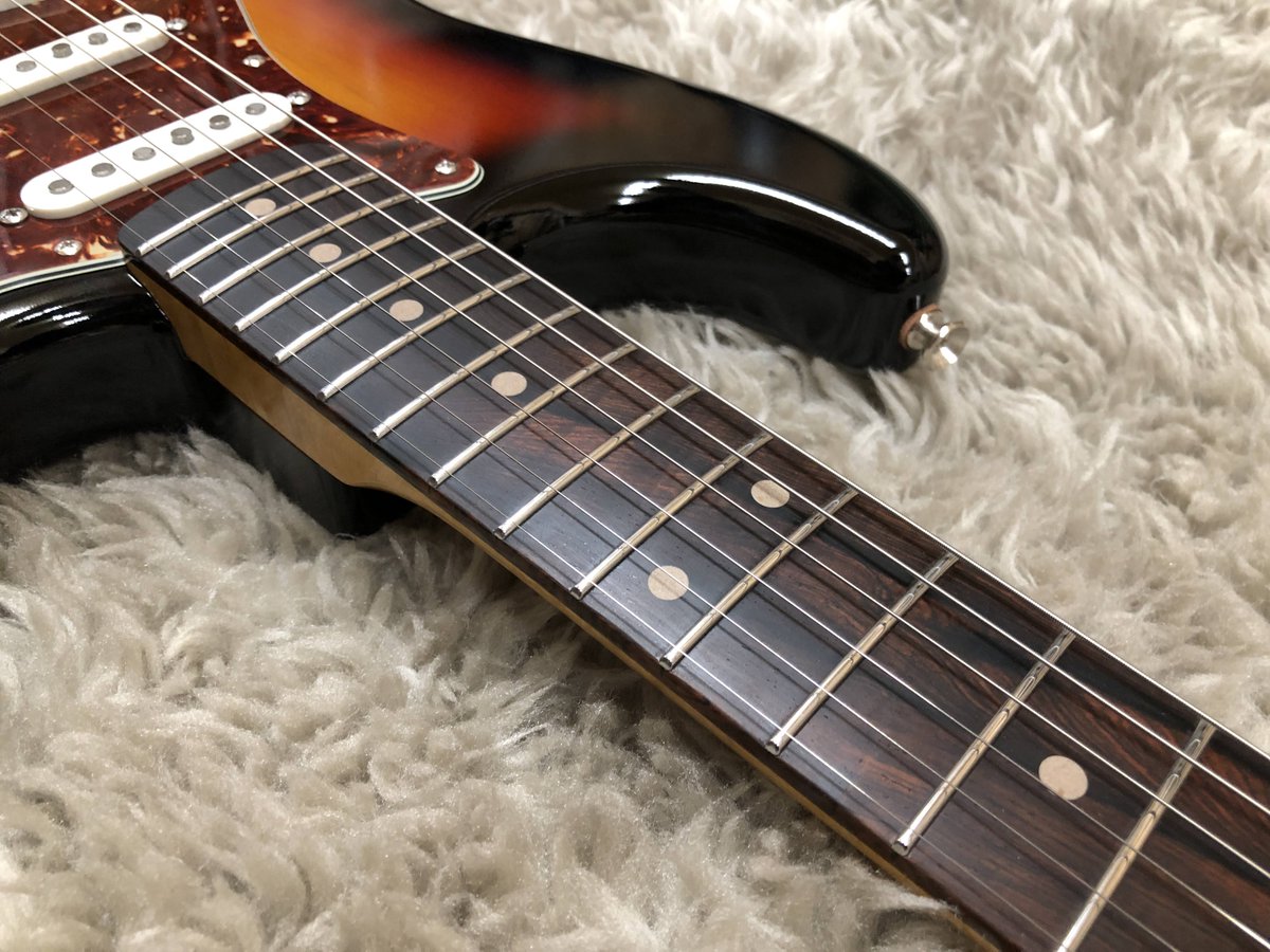 反響が大きかったのはこのブラジリアンローズウッド指板。これまで多く